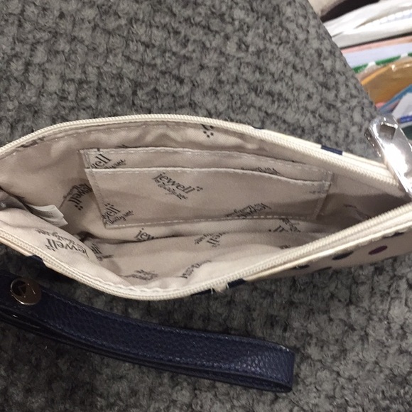 Jewell by thirtyone wristlet. - Picture 2 of 2
